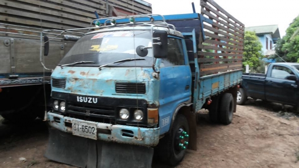 **145,000 บ.ต่อรอง/// 6ล้อบรรทุก ISUZU KS-100แรง เครื่องใหม่ เกียร์เดิม ช่วงล่างใหญ่ คานหน้า115 เฟืองท้ายF สโลวกลาง กระบะ4.30ม.คอกไม้สูง ยาง8.25/16 ตามสภาพ พร้อมใช้ เล่มฯ ครบ **ขาย ISUZU KS-100HP 6ล้อบรรทุก ช่วงล่างใหญ่ พร้อมลุย เอกสารเล่มฯ ครบ ภาษีเต็ม I **145,000 บ.ต่อรอง/// 6ล้อบรรทุก ISUZU KS-100แรง เครื่องใหม่ เกียร์เดิม ช่วงล่างใหญ่ คานหน้า115 เฟืองท้ายF สโลวกลาง กระบะ4.30ม.คอกไม้สูง ยาง8.25/16 ตามสภาพ พร้อมใช้ เล่มฯ ครบ **ขาย ISUZU KS-100HP 6ล้อบรรทุก ช่วงล่างใหญ่ พร้อมลุย เอกสารเล่มฯ ครบ ภาษีเต็ม I