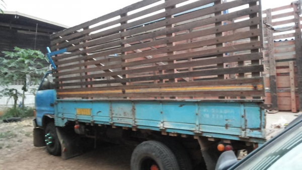 **145,000 บ.ต่อรอง/// 6ล้อบรรทุก ISUZU KS-100แรง เครื่องใหม่ เกียร์เดิม ช่วงล่างใหญ่ คานหน้า115 เฟืองท้ายF สโลวกลาง กระบะ4.30ม.คอกไม้สูง ยาง8.25/16 ตามสภาพ พร้อมใช้ เล่มฯ ครบ **ขาย ISUZU KS-100HP 6ล้อบรรทุก ช่วงล่างใหญ่ พร้อมลุย เอกสารเล่มฯ ครบ ภาษีเต็ม I **145,000 บ.ต่อรอง/// 6ล้อบรรทุก ISUZU KS-100แรง เครื่องใหม่ เกียร์เดิม ช่วงล่างใหญ่ คานหน้า115 เฟืองท้ายF สโลวกลาง กระบะ4.30ม.คอกไม้สูง ยาง8.25/16 ตามสภาพ พร้อมใช้ เล่มฯ ครบ **ขาย ISUZU KS-100HP 6ล้อบรรทุก ช่วงล่างใหญ่ พร้อมลุย เอกสารเล่มฯ ครบ ภาษีเต็ม I