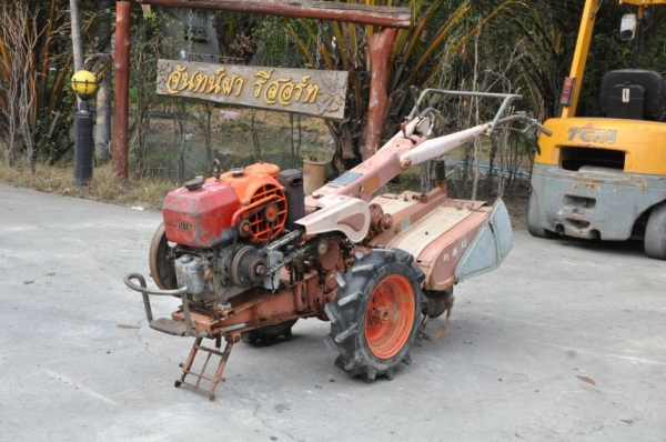 ขายรถพรวนดินKUBOTA แรงดี สภาพสวยเดิมจากญี่ปุ่น มีเกียร์ 19,000เท่านั้น