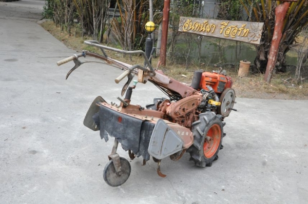 ขายรถพรวนดินKUBOTA แรงดี สภาพสวยเดิมจากญี่ปุ่น มีเกียร์ 19,000เท่านั้น