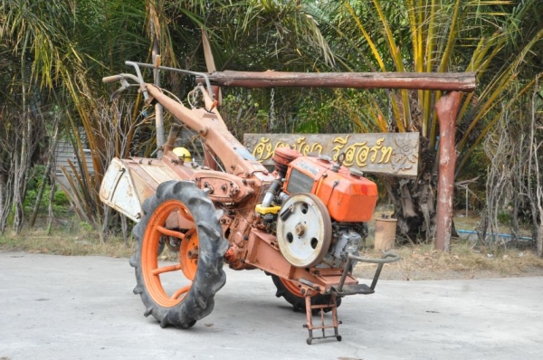 ขายรถพรวนดินKUBOTA แรงดี สภาพสวยเดิมจากญี่ปุ่น มีเกียร์ 22,000เท่านั้น