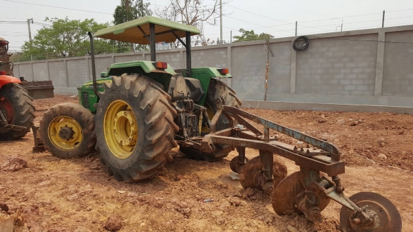 ขาย รถไถ JOHN DEERE 5310K 2 เพลา คานหน้า CARRARO เครื่อง 3 สูบ เอกสารเล่มทะเบียนครบ อุปกรณ์มีผานดันหน้า และหาง 3