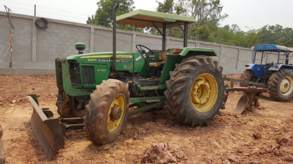 ขาย รถไถ JOHN DEERE 5310K 2 เพลา คานหน้า CARRARO เครื่อง 3 สูบ เอกสารเล่มทะเบียนครบ อุปกรณ์มีผานดันหน้า และหาง 3