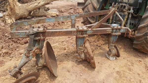 ขาย รถไถ JOHN DEERE 5310K 2 เพลา คานหน้า CARRARO เครื่อง 3 สูบ เอกสารเล่มทะเบียนครบ อุปกรณ์มีผานดันหน้า และหาง 3