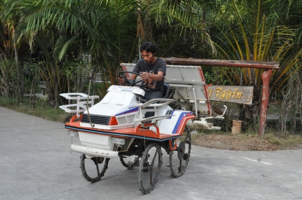 ขายรถดำนาราคาถูก KUBOTA S1-400 (4แถว) สภาพสวยเดิมจากญี่ปุ่นยังไม่เคยใช้ในไทย 23,000เท่านั้น