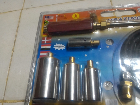 ชุดหัวพ่นไฟขนาดใหญ่ต่อให้กับถึงแก็สทั่วไปได้เลย  ยี่ห้อ OKURA พร้อมใช้หัวขนาดอื่นเลือกใช้ตามงานได้เลย