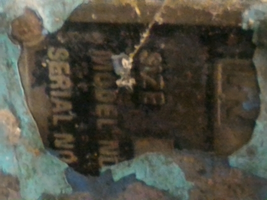 หัวปั๊มลมแบบลูกสูบ ขนาดใหญ่แบบ 3 สูบ มาจากญี่ปุ่น ตัวพูลเลย์ติดมาพร้อม ประมาณว่าจะต้องใช้มอเตอร์ 10 -15 แรงม้าขับ(มองหายี่ห้อไม่เจอ )