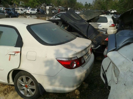 ซากซิดตี้ ZX ถอดเเยกอะไหลได้ทั้งคันมีหลายรุ่นทั้งเก๋งเเละกระบะ