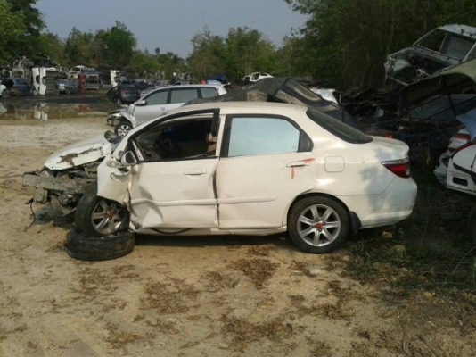 ซากซิดตี้ ZX ถอดเเยกอะไหลได้ทั้งคันมีหลายรุ่นทั้งเก๋งเเละกระบะ