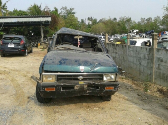 ซากนิสสันถอดเเยกทุกอย่างทั้งคันสนใจมีหลายรุ่นทั้งเก๋งเเละกระบะ