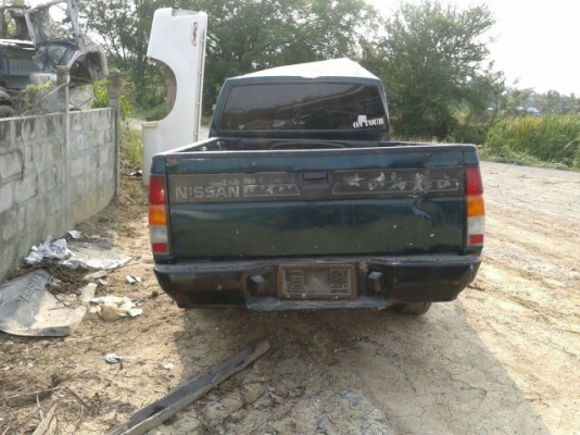 ซากนิสสันถอดเเยกทุกอย่างทั้งคันสนใจมีหลายรุ่นทั้งเก๋งเเละกระบะ