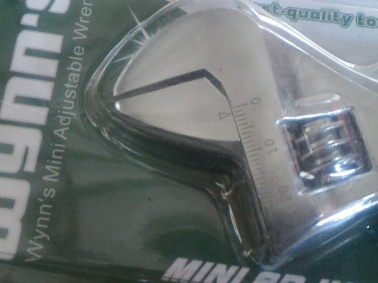 ประแจเลือนด้ามหุ้มยางกันลื่น ยี่ห้อ WYNN  ปรับปากได้กว้างถึง 20 มม.