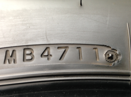 ยาง Bridgestone 265 60 18 สิ้นปี11 ดอกเต็ม ใช้ยาว ราคาไม่แพง