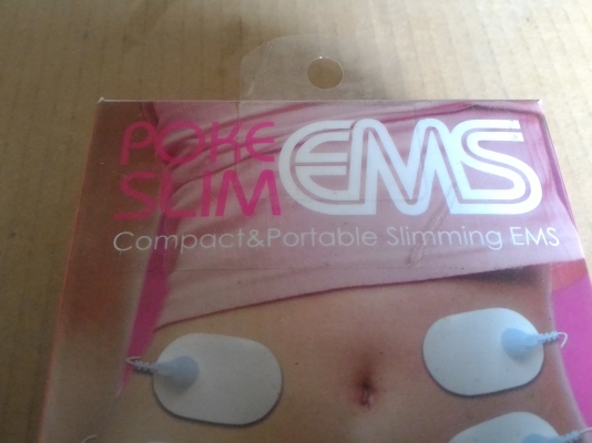 เครื่องนวดกระตุ้นกล้ามเนื้อด้วยไฟฟ้ายี่ห้อ POKE SLIM มีแผ่นป่ะนวดติดลำตัวให้ 4 ชิ้น (แถมเครื่องนับก้าว)