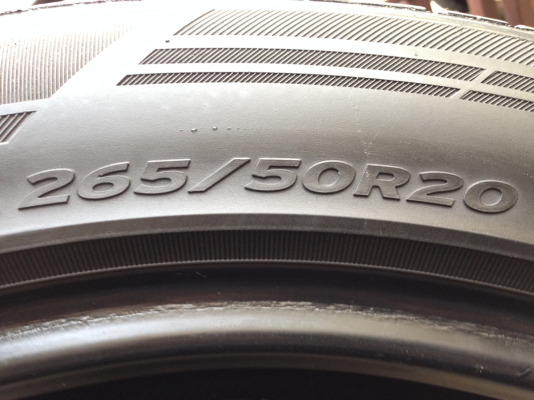 ยาง AURORA 265 50 20 สิ้นปี12 พร้อมใช้งาน ราคาไม่แพง ยาง AURORA 265 50 20 สิ้นปี12 พร้อมใช้งาน ราคาไม่แพง