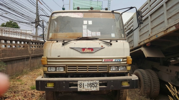 ขาย หัวลาก HINO ZM705 ช่วงล่างเบรคแห้ง พร้อมหางเซมิดั้ม 2 เพลา ยาว 7.50 เมตร เครื่อง EM100 220 แรงม้า คัสซีสวย ช่วงล่างดี รถพร้อมใช้ ทะเบียนเต็มพร้อมโอน