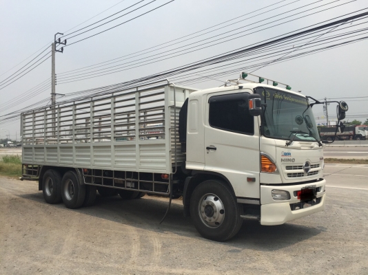 ขายรถ 10 ล้อ HINO MEGA เพลาเดียว กระบะเลส ยาว7.5 ม.สนใจติดต่อ089-8914921คุณตุ๊กตา