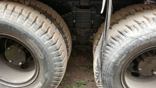 ขาย หัวลากไอ้หลง FN527M-TG เครื่อง 6D16 เทอร์โบ 220 แรงม้า ติดแก๊ส NGV 8 ถัง พร้อมหางเซมิดั้ม 2 เพลา ยาว 7.50 เมตร ทะเบียนเต็มพร้อมโอนครับ ขาย หัวลากไอ้หลง FN527M-TG เครื่อง 6D16 เทอร์โบ 220 แรงม้า ติดแก๊ส NGV 8 ถัง พร้อมหางเซมิดั้ม 2 เพลา ยาว 7.50 เมตร ทะเบียนเต็มพร้อมโอนครับ