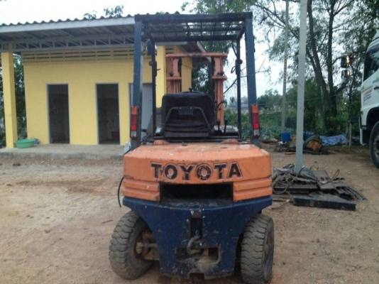 รถโฟลคลิฟท์ 105,000 บาท Toyota 2 ตัน เครื่องเบนชิล สภาพพร้อมใช้ 090-772-3710 090-772-3708 รถโฟลคลิฟท์ 105,000 บาท Toyota 2 ตัน เครื่องเบนชิล สภาพพร้อมใช้ 090-772-3710 090-772-3708