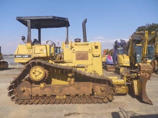 รถดันมาใหม่อีกแล้ว CATTERPILLAR D4H