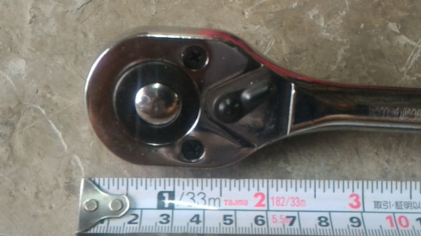 ประแจบล็อก ขนาดข้อต่อสวม 12 มม. euro king tool 12 ชิ้น  พกพาตัวไปไหนต่อไหนง่าย ล็อกการสวมก้านหรือลูกบล็อกได้แน่น สวมง่ายด้วยการกดปลอดล็อก