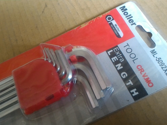 จัดให้เป็นคู่ ประแจแอล และ ประแจหกเหลี่ยม หัวจีบ (ท๊อกซ์) ยี่ห้อ Moller ความแข็ง crv ใช้ได้ทนด้ามขันยาว