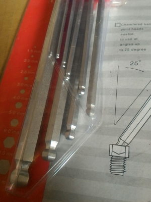 จัดให้เป็นคู่ ประแจแอล และ ประแจหกเหลี่ยม หัวจีบ (ท๊อกซ์) ยี่ห้อ Moller ความแข็ง crv ใช้ได้ทนด้ามขันยาว