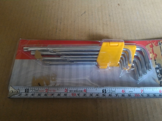 จัดให้เป็นคู่ ประแจแอล และ ประแจหกเหลี่ยม หัวจีบ (ท๊อกซ์) ยี่ห้อ Moller ความแข็ง crv ใช้ได้ทนด้ามขันยาว