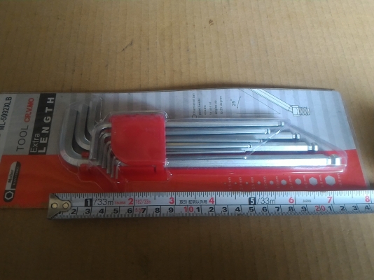 จัดให้เป็นคู่ ประแจแอล และ ประแจหกเหลี่ยม หัวจีบ (ท๊อกซ์) ยี่ห้อ Moller ความแข็ง crv ใช้ได้ทนด้ามขันยาว