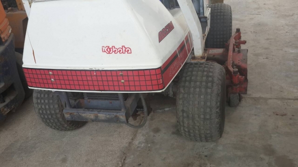 ขายรถ ยี่ห้อ KUBOTA รถตัดหญ้า ขายรถ ยี่ห้อ KUBOTA รถตัดหญ้า