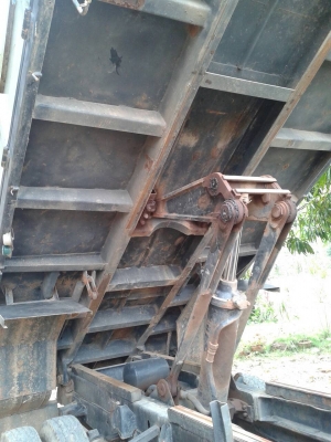 รถฮีโน่ 6 ล้อดั้ม  FC2W  120 แรงม้า. ปี 39.   สนใจติดต่อ  081 - 6079515