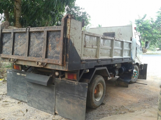 รถฮีโน่ 6 ล้อดั้ม  FC2W  120 แรงม้า. ปี 39.   สนใจติดต่อ  081 - 6079515