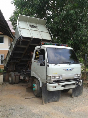 รถฮีโน่ 6 ล้อดั้ม  FC2W  120 แรงม้า. ปี 39.   สนใจติดต่อ  081 - 6079515