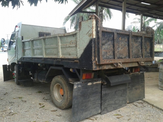 รถฮีโน่ 6 ล้อดั้ม  FC2W  120 แรงม้า. ปี 39.   สนใจติดต่อ  081 - 6079515