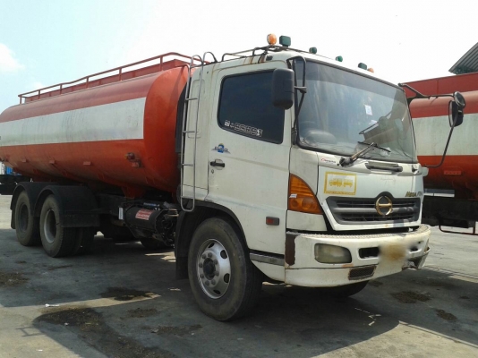 รถฮีโน่ 10 ล้อ ( รถบรรทุกน้ำมันพืช ) FM1J  260 แรงม้า. ปี 46.    สนใจติดต่อ  081 - 6079515