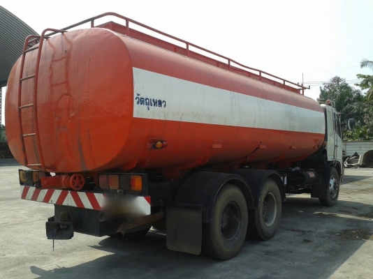 รถฮีโน่ 10 ล้อ ( รถบรรทุกน้ำมันพืช ) FM1J  260 แรงม้า. ปี 46.    สนใจติดต่อ  081 - 6079515