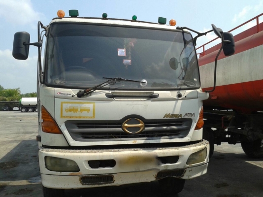 รถฮีโน่ 10 ล้อ ( รถบรรทุกน้ำมันพืช ) FM1J  260 แรงม้า. ปี 46.    สนใจติดต่อ  081 - 6079515