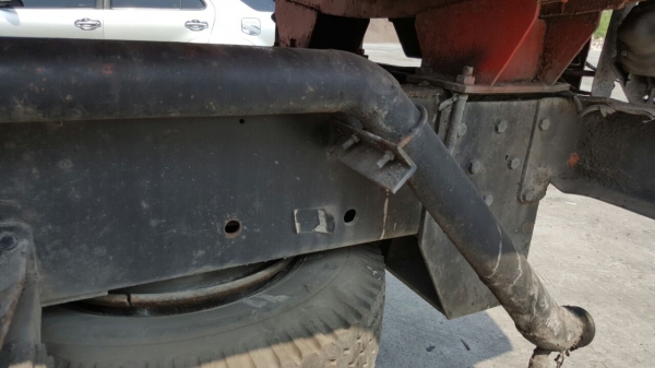 รถฮีโน่ 10 ล้อ ( รถบรรทุกน้ำมันพืช ) FM1J  260 แรงม้า. ปี 46.    สนใจติดต่อ  081 - 6079515