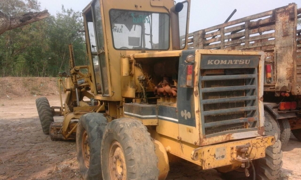 ขายรถเกรด KOMATSU GD 623 A-1 เครื่องดีเกียร์ดีเครื่องเดิมปั้มเดิม ขายรถเกรด KOMATSU GD 623 A-1 เครื่องดีเกียร์ดีเครื่องเดิมปั้มเดิม