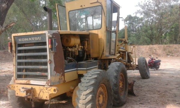ขายรถเกรด KOMATSU GD 623 A-1 เครื่องดีเกียร์ดีเครื่องเดิมปั้มเดิม ขายรถเกรด KOMATSU GD 623 A-1 เครื่องดีเกียร์ดีเครื่องเดิมปั้มเดิม