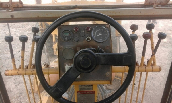 ขายรถเกรด KOMATSU GD 623 A-1 เครื่องดีเกียร์ดีเครื่องเดิมปั้มเดิม ขายรถเกรด KOMATSU GD 623 A-1 เครื่องดีเกียร์ดีเครื่องเดิมปั้มเดิม