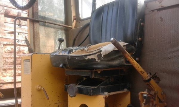 ขายรถเกรด KOMATSU GD 623 A-1 เครื่องดีเกียร์ดีเครื่องเดิมปั้มเดิม ขายรถเกรด KOMATSU GD 623 A-1 เครื่องดีเกียร์ดีเครื่องเดิมปั้มเดิม