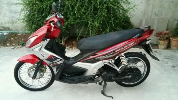 ขาย อิลิแก้น 135 เครื่องเดิมๆ ชุดโอนครับ  ระบบไฟสมบูรณ์ สตาร์ทมือ สตาร์ทเท้าปกติ เฟืองท้ายไม่ดัง คลัชไม่มีหอน เป็นระบบคาร์บูไฟฟ้า ชุดสีสวย มีรอยนิดหน่อยแต่ไม่มีแตกหัก  ชุดโอน บัตรประชาชน สมุดเล่มเขียว ครบ ราคา #13500 บาท รับรองเป็นรถถุกกฎหมายสามารถโอนได้