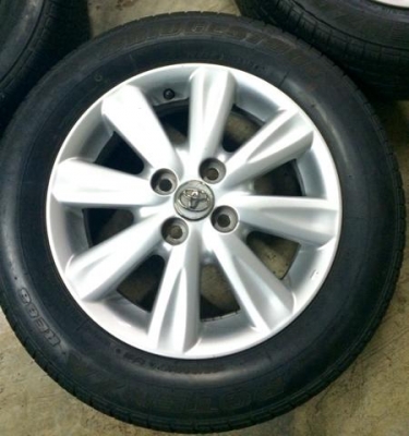 ขาย แม็ก โตโยต้า ยาริส ขอบ15 พร้อมยางสวยๆ