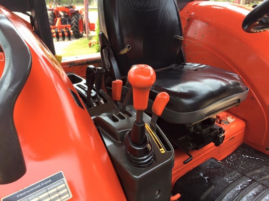 ขายรถไถ Kubota M7040 (4WD) พร้อมดันหน้า ผานพรวนช้าง รถเดิมๆ พร้อมใช้งานครับ ขายรถไถ Kubota M7040 (4WD) พร้อมดันหน้า ผานพรวนช้าง รถเดิมๆ พร้อมใช้งานครับ