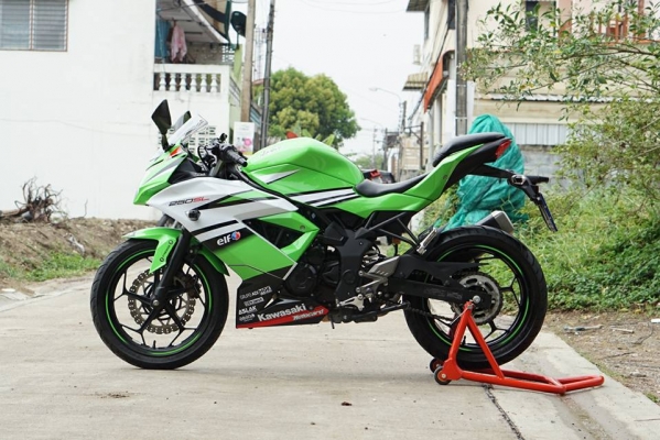 ขาย นินจา250cc. SL ปี2015 สภาพป้ายแดงวิ่งน้องทะเบียนพร้อมโอน