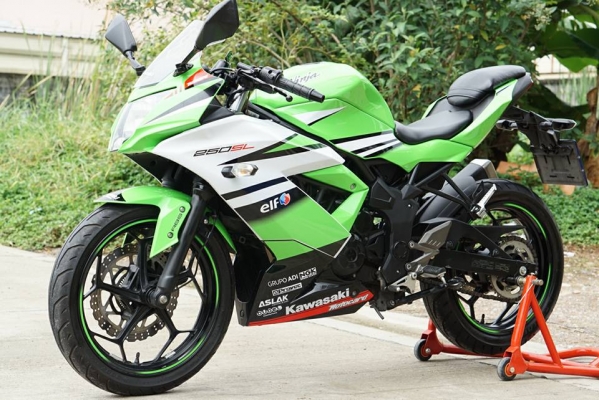 ขาย นินจา250cc. SL ปี2015 สภาพป้ายแดงวิ่งน้องทะเบียนพร้อมโอน