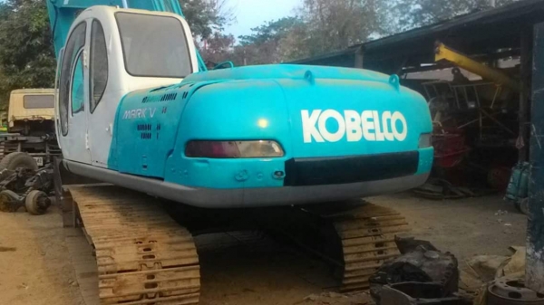 ขายรถแบคโค KOBELCO SK200-5 ไฟฟ้าครบ เครื่องดี ช่วงล่างแน่น แอร์เย็น เอกสารเล่มทะเบียนพร้อมโอน สนใจโทร 090-8588220คุณนะ 093-3258446คุณบิว หรือเข้าดูสินค้าอื่นๆได้ที่ www.truck.in.th/498 หรือเพจFacebook ณรงค์ ซื้อขายรถมือสอง (เว็บไซต์ส่วนตัว) หรือFacebook ค