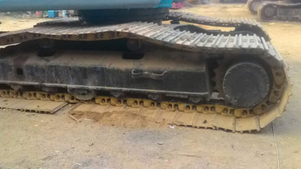 ขายรถแบคโค KOBELCO SK200-5 ไฟฟ้าครบ เครื่องดี ช่วงล่างแน่น แอร์เย็น เอกสารเล่มทะเบียนพร้อมโอน สนใจโทร 090-8588220คุณนะ 093-3258446คุณบิว หรือเข้าดูสินค้าอื่นๆได้ที่ www.truck.in.th/498 หรือเพจFacebook ณรงค์ ซื้อขายรถมือสอง (เว็บไซต์ส่วนตัว) หรือFacebook ค