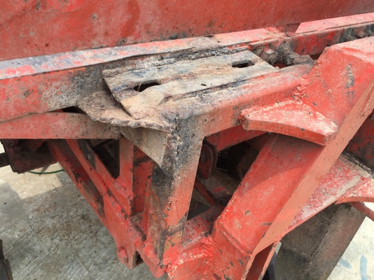 ** ราคา 37,000 **เครื่องปลูกอ้อย 2ร่อง ของโรงงานกลกิจ บ้านโป่ง มีมาตัวเดียวรีบโทรเลยคับ (ราคาใหม่ 75,000)